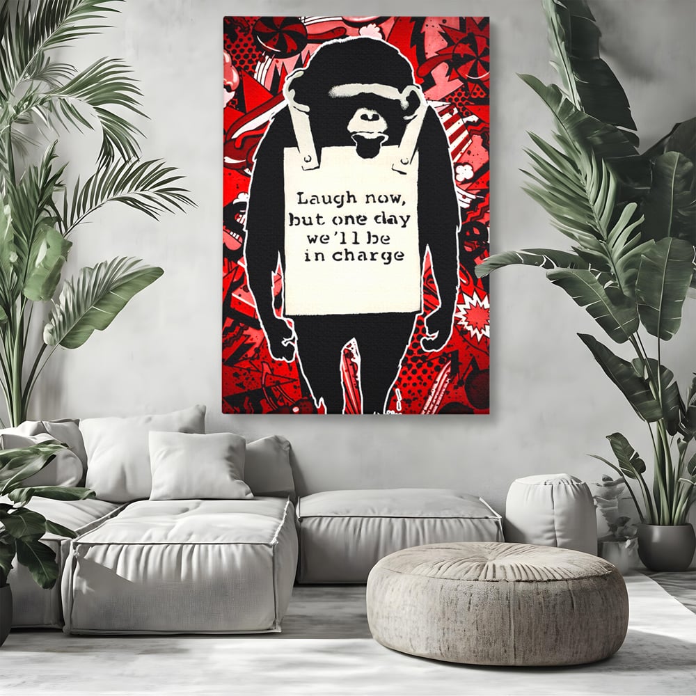 Tablou canvas cu tablou canvas cu cimpanzeu stilizat, fara rama, pe sasiu de lemn, pe perete intr-un living